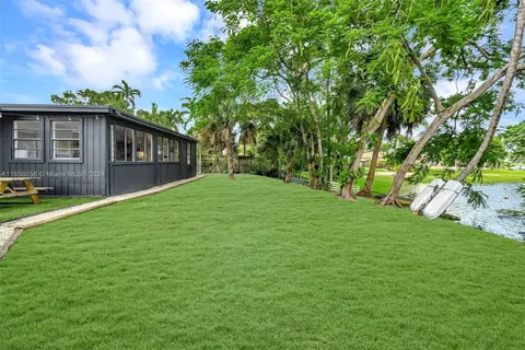 Exterior - 14615 Harris Pl, Miami Lakes, FL 33014 photo 8 of 12
