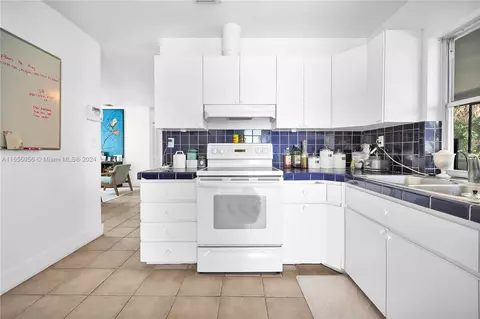 Kitchen - 14615 Harris Pl, Miami Lakes, FL 33014 photo 3 of 3