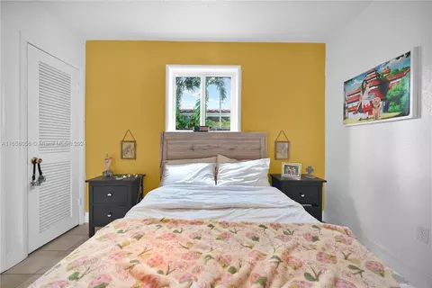 Bedroom - 14615 Harris Pl, Miami Lakes, FL 33014 photo 2 of 6