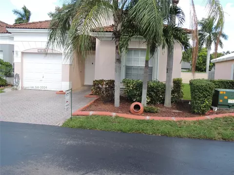10273 SW 162nd Ct, Miami, FL 33196