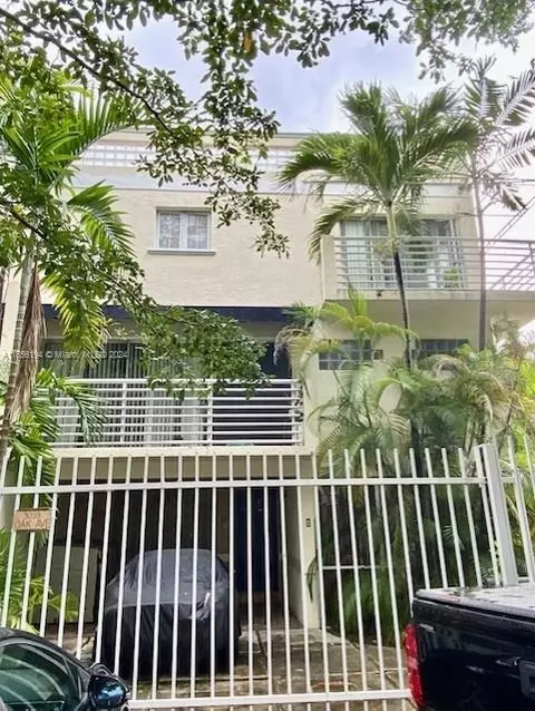 3099 Oak Ave #1, Miami, FL 33133