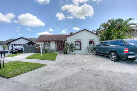 15450 SW 57th Ter, Miami, FL 33193