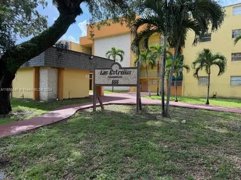 666 W 81st St #217, Hialeah, FL 33014