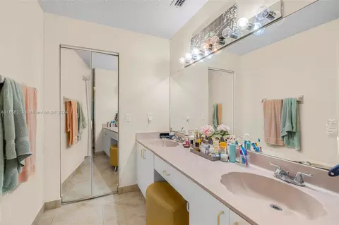 Undisclosed, Hialeah, FL 33015 photo 17