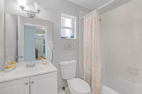Undisclosed, Hialeah, FL 33015 photo 21