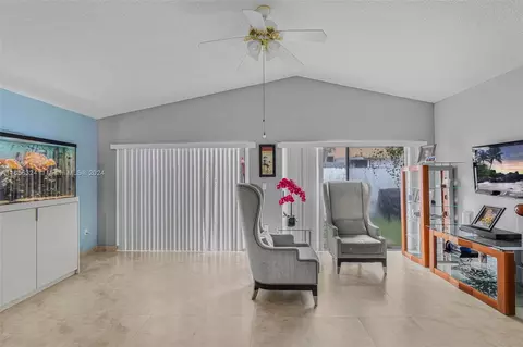Undisclosed, Hialeah, FL 33015 photo 13