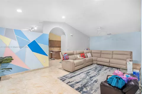 Undisclosed, Hialeah, FL 33015 photo 5