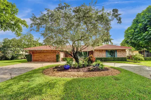 933 NW 110th Ave, Coral Springs, FL 33071