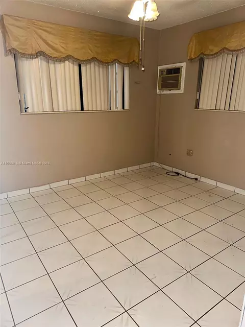 Bedroom - 4080 W 7th Ln, Hialeah, FL 33012 photo 3 of 4