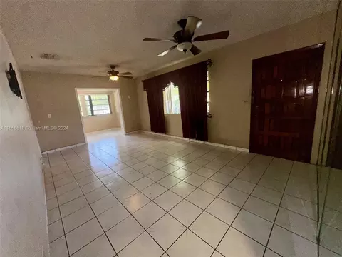 Living - 4080 W 7th Ln, Hialeah, FL 33012 photo 1 of 4