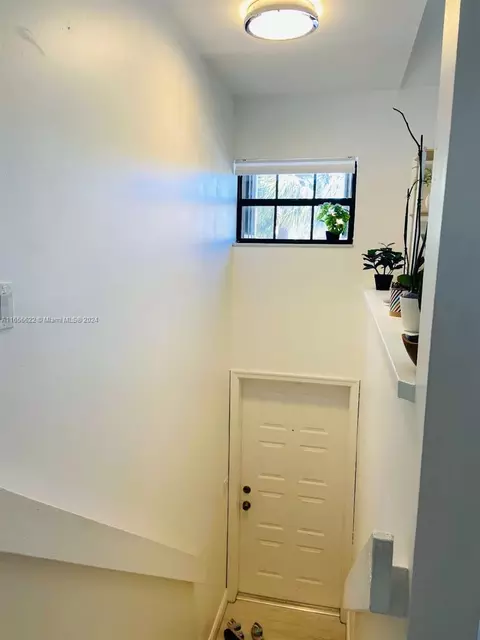 604 Lincoln Ct, Deerfield Beach, FL 33442