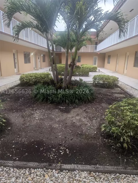 5425 SW 77th Ct #101D, Miami, FL 33155