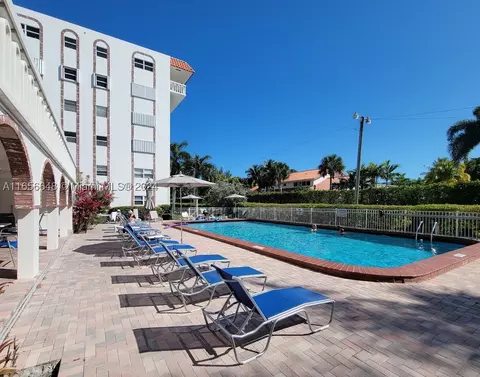 3181 S Ocean Dr #104, Hallandale Beach, FL 33009