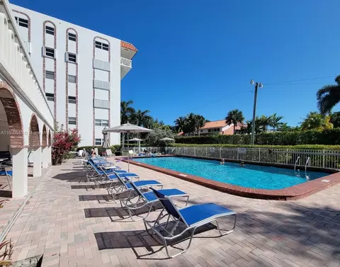 3181 S Ocean Dr #104, Hallandale Beach, FL 33009
