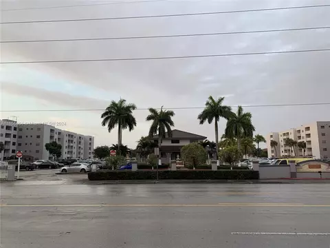 8185 NW 7th St #410, Miami, FL 33126