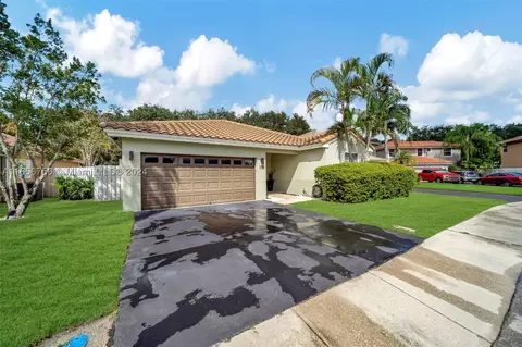1081 NW 125th Ter, Sunrise, FL 33323