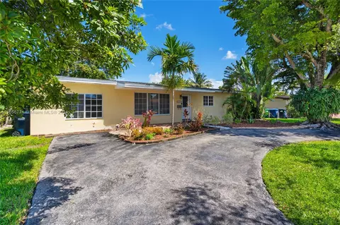 1411 SW 85th Ct, Miami, FL 33144