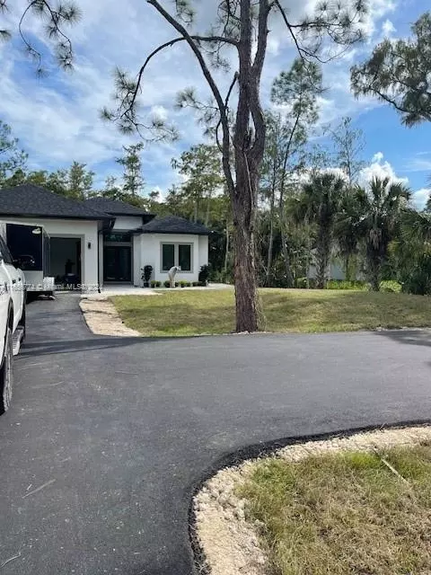 3316 27th Ave NE, Naples, FL 34120