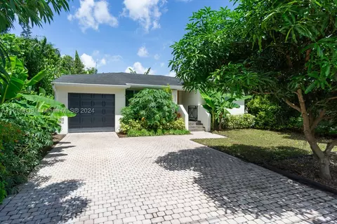 6325 SW 30th St, Miami, FL 33155