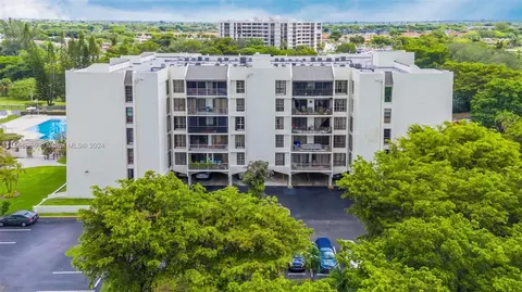 14201 SW 66th St #403, Miami, FL 33183