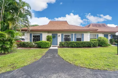 2352 SW 70th Way #8, Davie, FL 33317