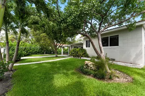 125 NE 128th St, North Miami, FL 33161