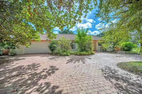 600 Camellia Ct, Plantation, FL 33317