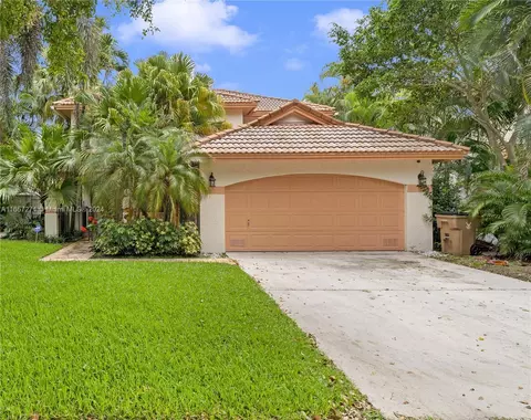 710 NW 38th Ter, Deerfield Beach, FL 33442