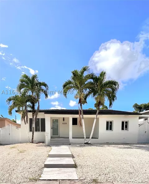 4470 SW 1st St, Miami, FL 33134