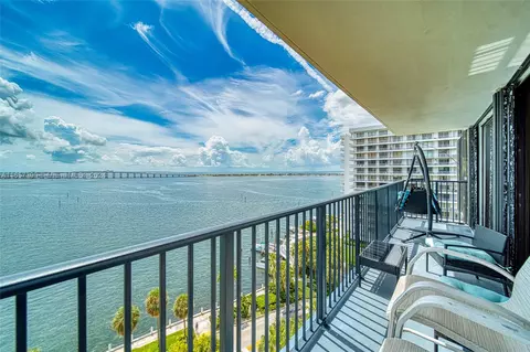 1450 Brickell Bay Dr #1101, Miami, FL 33131