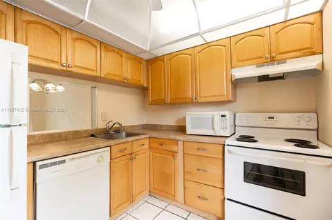 5830 NW 64th Ave #105, Tamarac, FL 33319