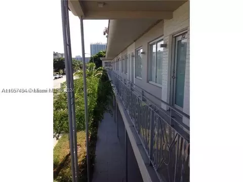801 15th St #209, Miami Beach, FL 33139