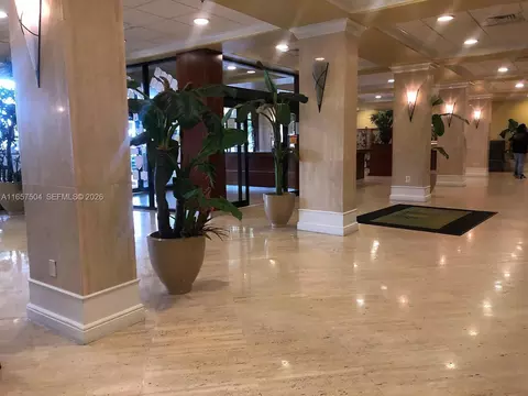 400 Kings Point Dr #328, Sunny Isles Beach, FL 33160