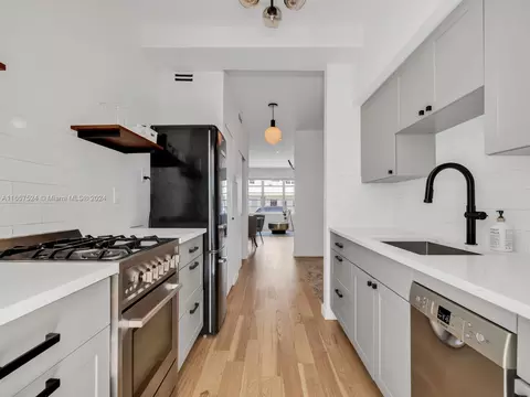 742 12th St #2, Miami Beach, FL 33139