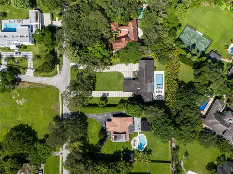 View/Area - 6855 SW 112th St, Pinecrest, FL 33156 photo 3 of 3