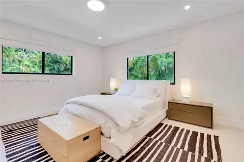 Bedroom - 6855 SW 112th St, Pinecrest, FL 33156 photo 1 of 6