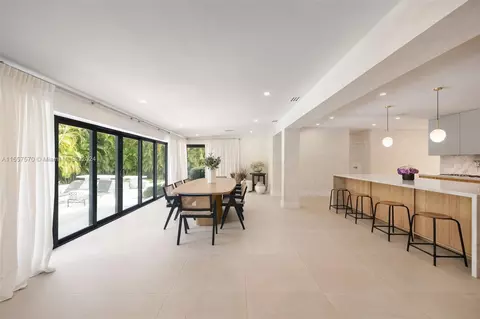 Dining - 6855 SW 112th St, Pinecrest, FL 33156 photo 2 of 6