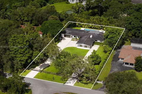 View/Area - 6855 SW 112th St, Pinecrest, FL 33156 photo 2 of 3