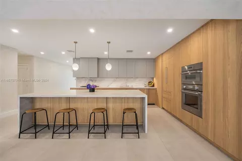 Kitchen - 6855 SW 112th St, Pinecrest, FL 33156 photo 1 of 4