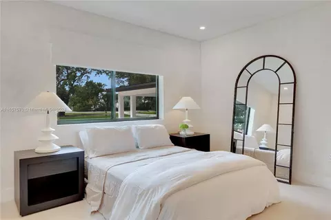 Bedroom - 6855 SW 112th St, Pinecrest, FL 33156 photo 3 of 6
