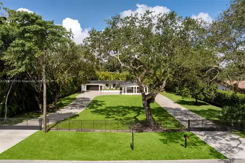 Exterior - 6855 SW 112th St, Pinecrest, FL 33156 photo 11 of 11