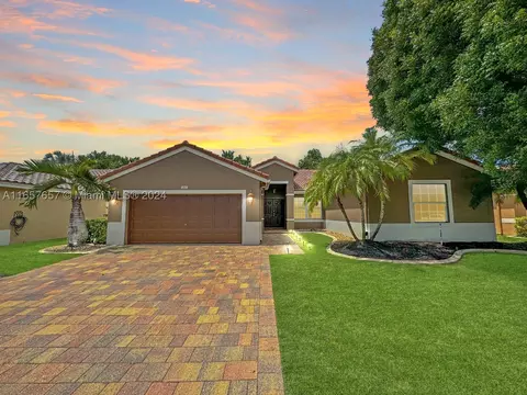 382 SW 200th Ter, Pembroke Pines, FL 33029