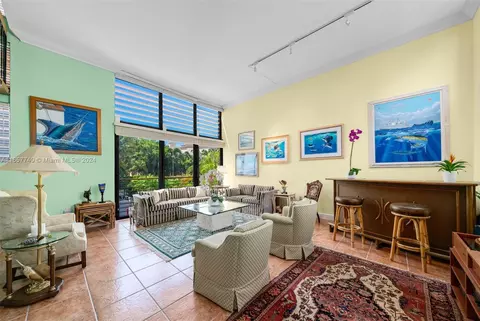 205 Enid Dr #32, Key Biscayne, FL 33149