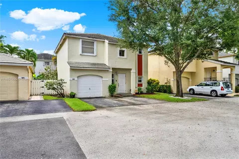 874 NW 99th Ave, Plantation, FL 33324