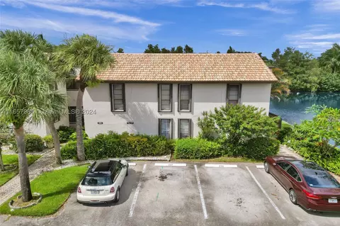 9709 N New River Canal Rd #206, Plantation, FL 33324