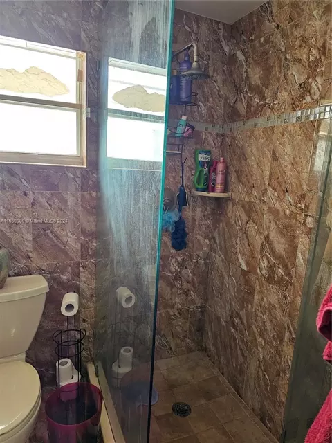 695 E 9th Ln, Hialeah, FL 33010 photo 7