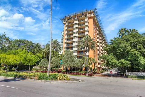 2951 S Bayshore Dr #307, Miami, FL 33133