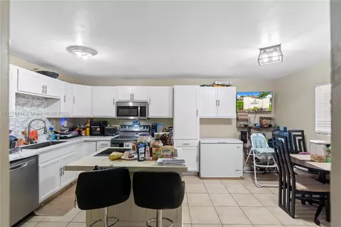 160 San Remo Blvd #160, North Lauderdale, FL 33068