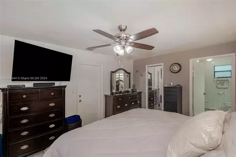 Bedroom - 150 E 38th St, Hialeah, FL 33013 photo 4 of 7