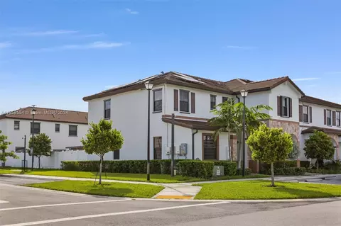 10523 10523 W 33 Ct, Hialeah, FL 33018